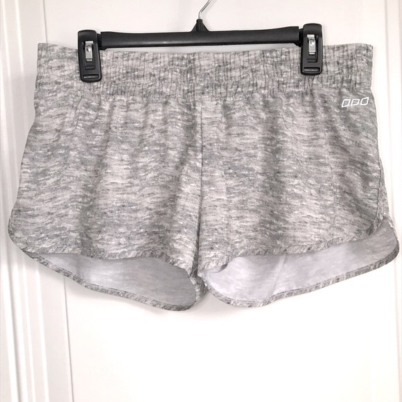 Lorna Jane Pants - 🔴 4/$15 Lorna Jane heather gray workout running shorts sz M in EUC
